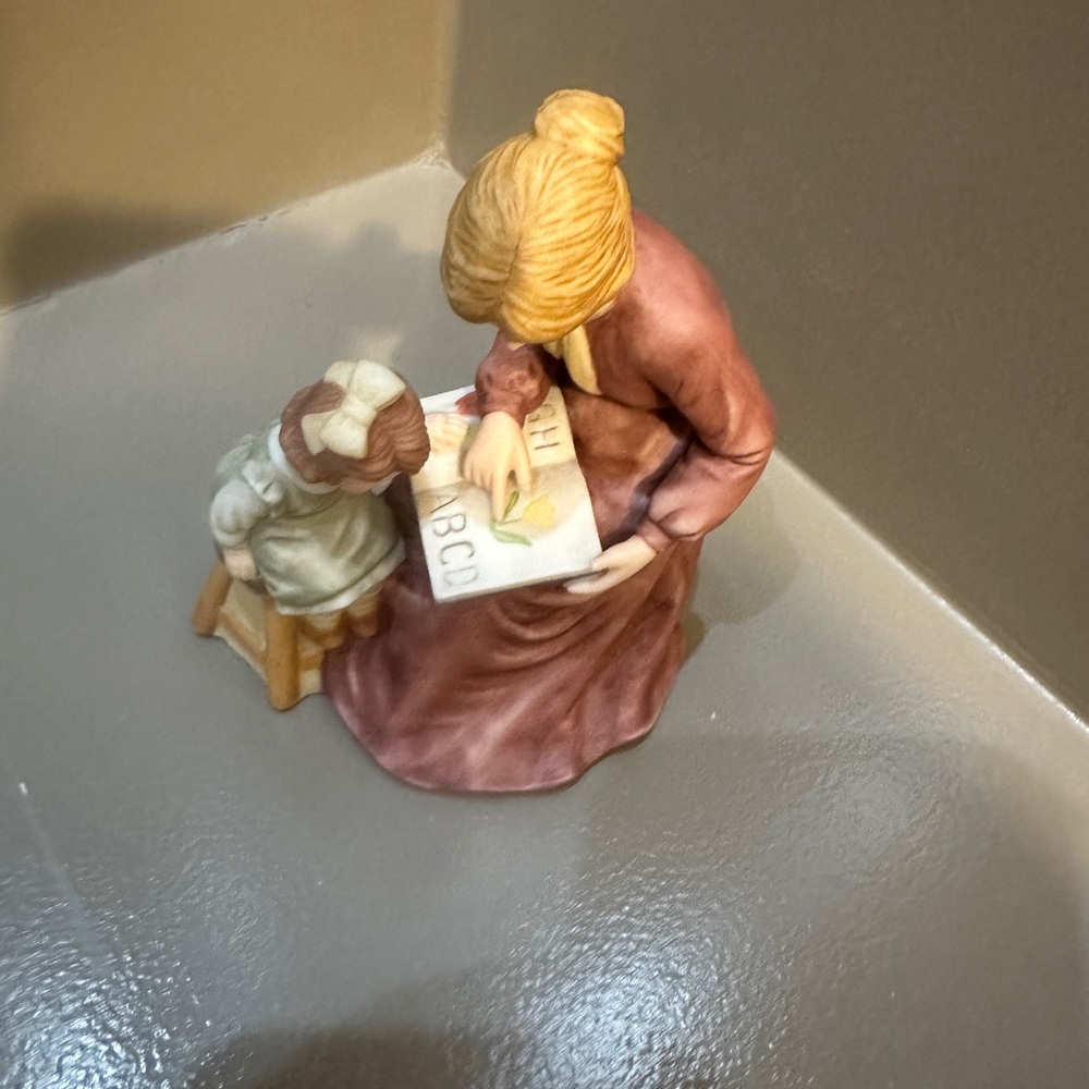 Scully Ceramic Figurine - Pink and Cream